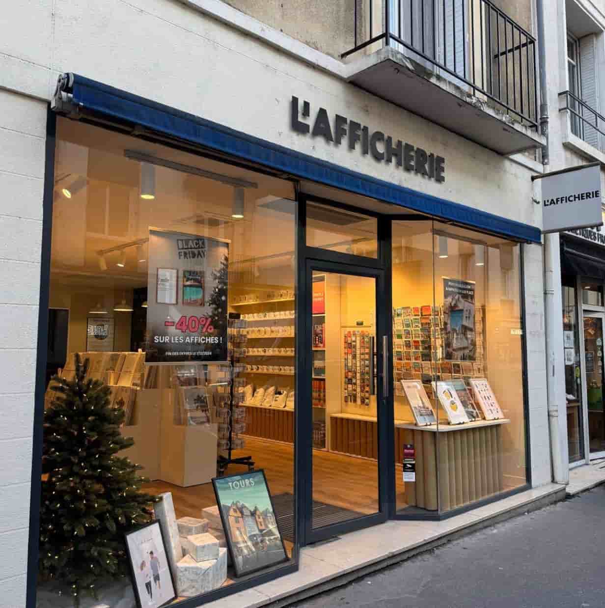 Vitrine de la boutique L'Afficherie à Tours
